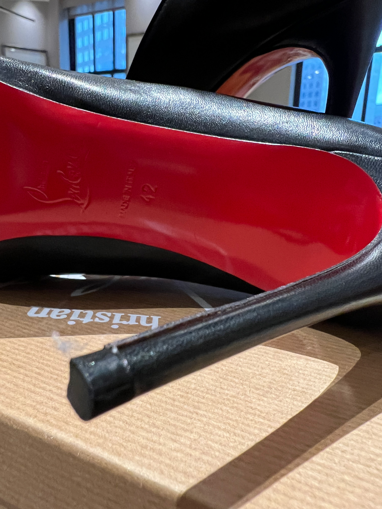 A 120mm  So Kake Leather Pumps: Size 42:  Fits size 10