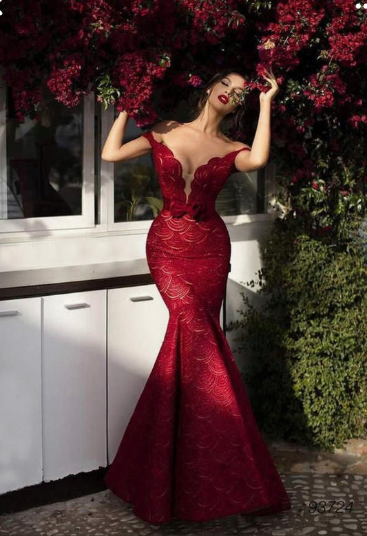 Accented Lace Plunging Off-Shoulder Mermaid Dress Small/4